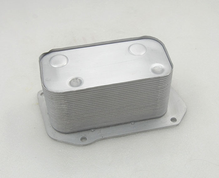 沃爾沃210機(jī)油散熱器芯