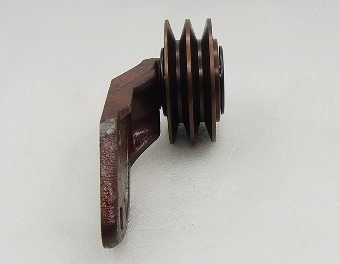 沃爾沃240B風(fēng)扇皮帶漲緊輪