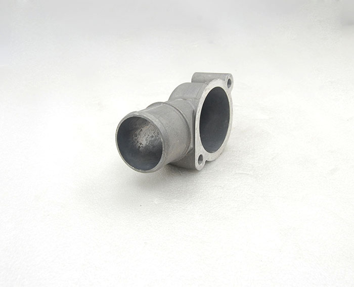 道依茨1013節(jié)溫器殼2