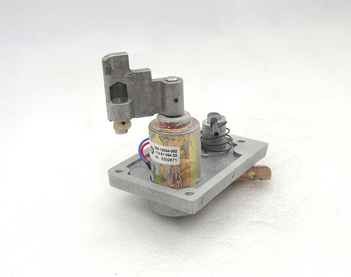 道依茨1013加濃電磁閥