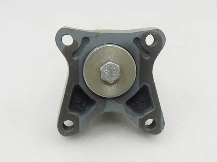 道依茨1013風(fēng)扇軸承座